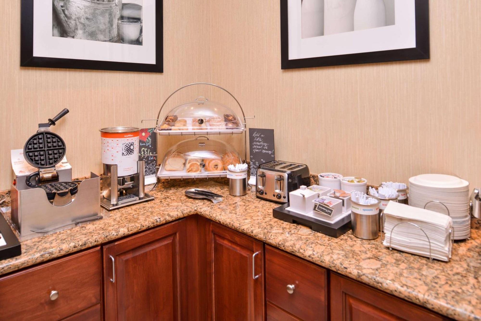 Hampton Inn Йорк Екстер'єр фото
