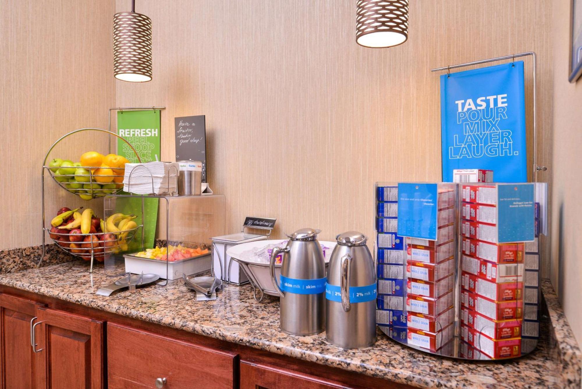 Hampton Inn Йорк Екстер'єр фото