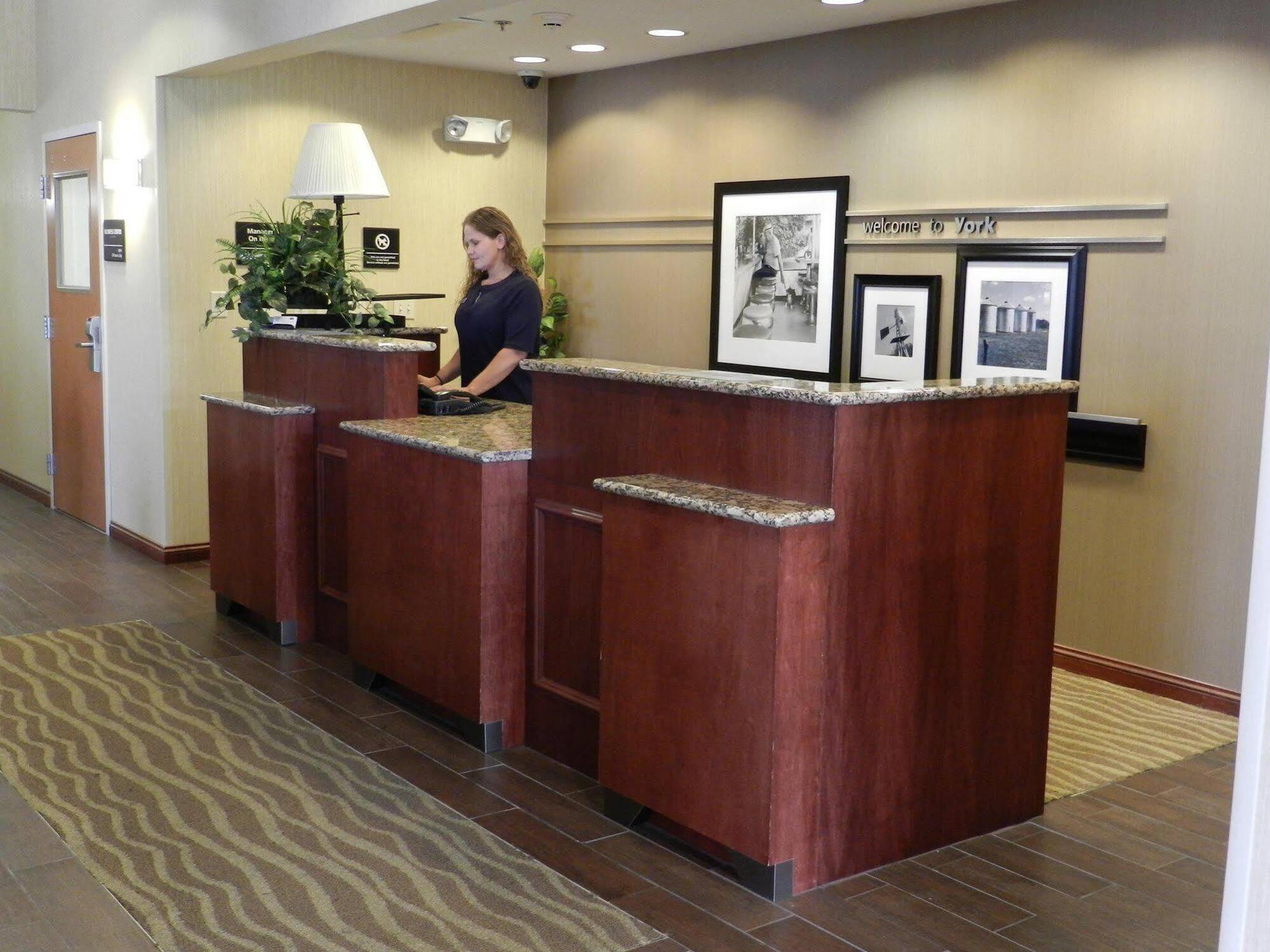 Hampton Inn Йорк Екстер'єр фото